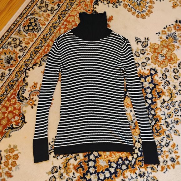 Black and White Striped Meron Sweater With Turtle neck - Picture 1 of 5